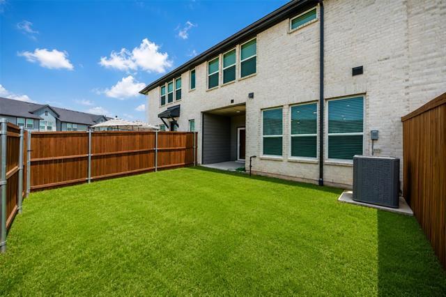Building Photo - 8816 Enclave Wy