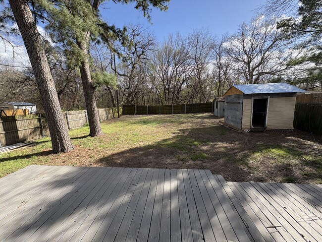 Building Photo - 112 Atkinson Dr