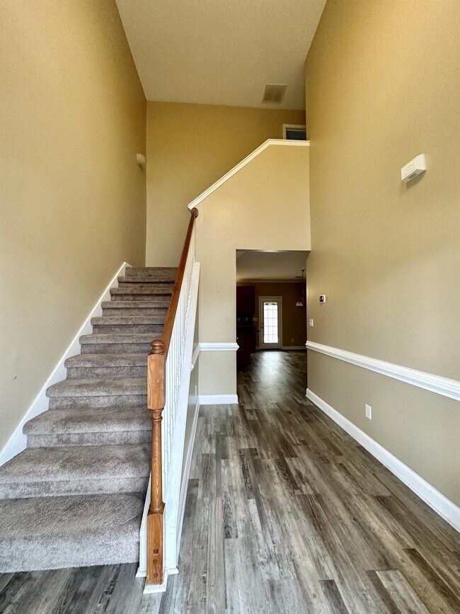 Building Photo - 224 Calli Ct