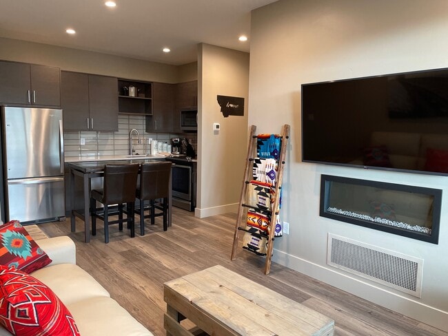 Building Photo - 31 Highnoon Way