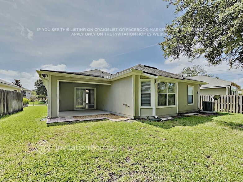 Building Photo - 1800 Ferncreek Dr