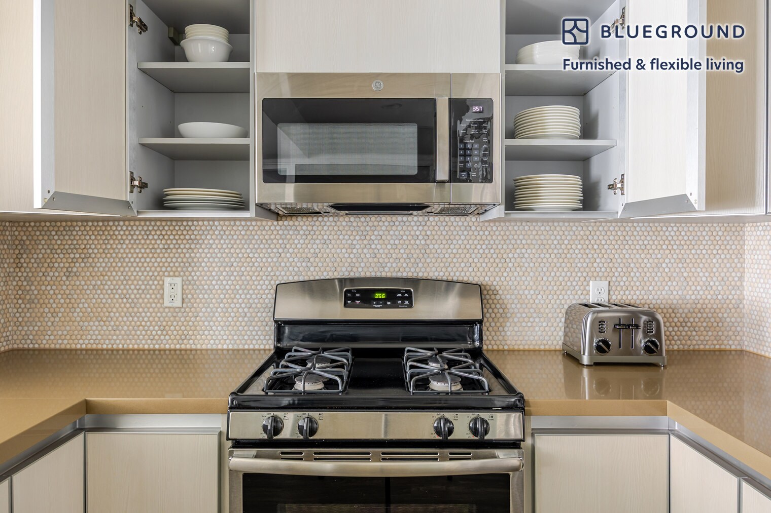 Building Photo - 10473 Santa Monica Blvd