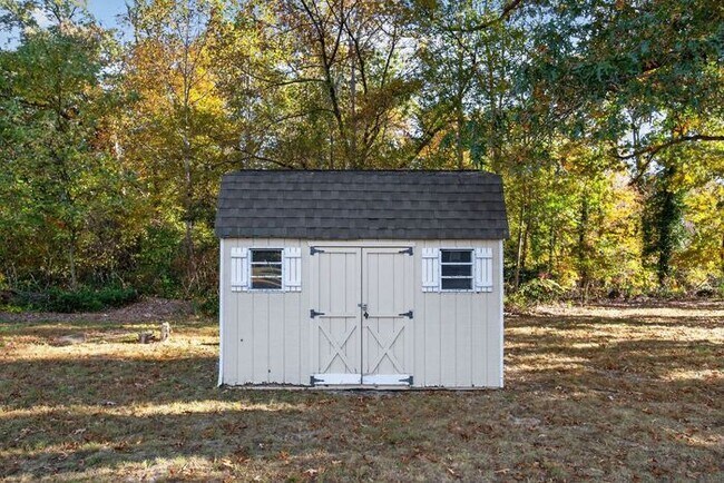 Building Photo - 4984 Leonardtown Rd