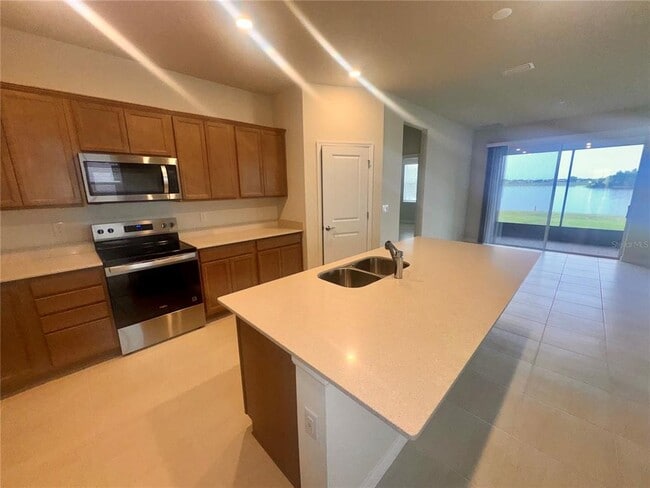 Building Photo - 3099 Springbank Dr