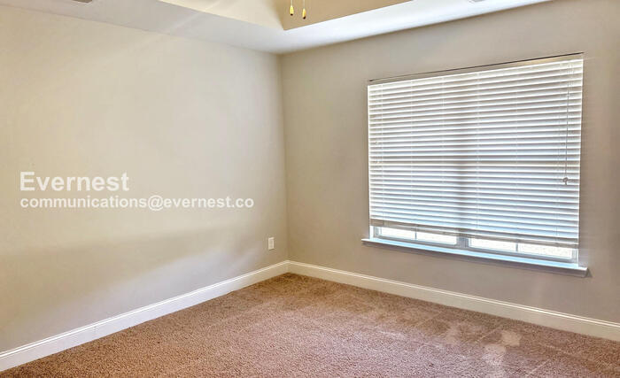 Building Photo - 648 Piney Woods Rd