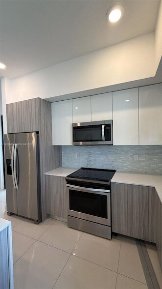 Building Photo - 10546 SW 118th Ave