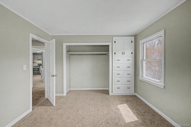 Building Photo - 2585 State Rte 55