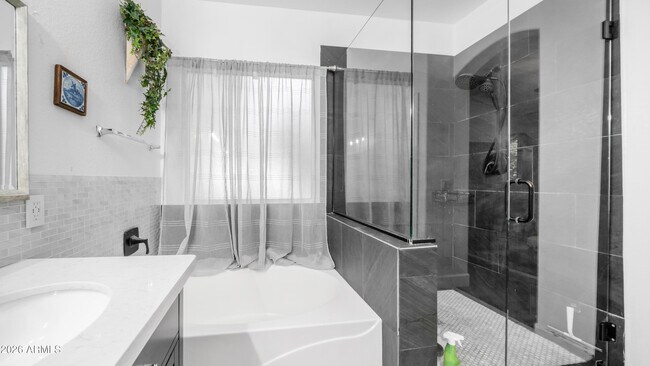 Building Photo - 25084 N 68th Ave