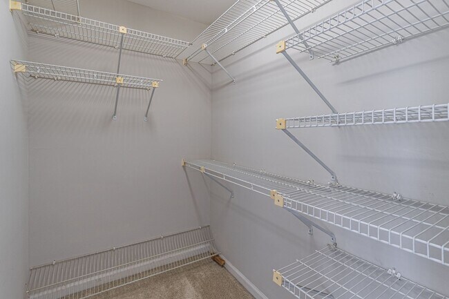 Building Photo - Welcome to this stunning 4-bedroom, 3-bathroom home located in the vibrant neighborhood of Kriste...