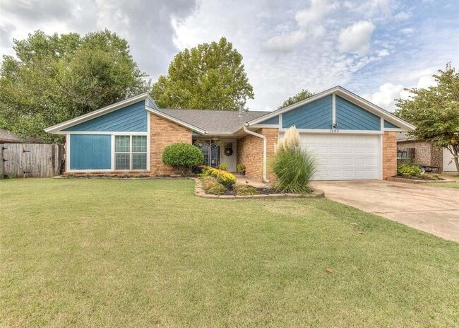 Building Photo - 1205 S Gemini Rd