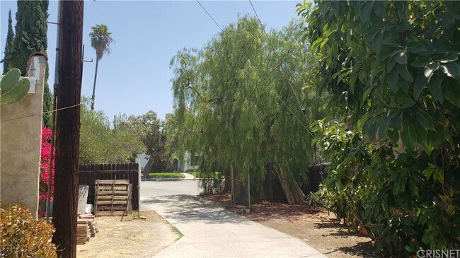 Building Photo - 622 Naranja Dr