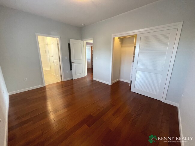 Building Photo - Charming 2BD/1BA Upper-Unit in Broadmoor Village – Daly City