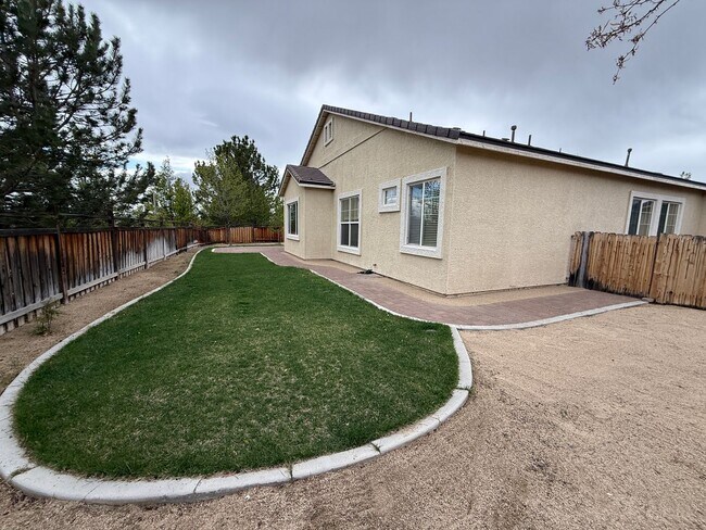 Building Photo - Beautiful Home in Sparks!