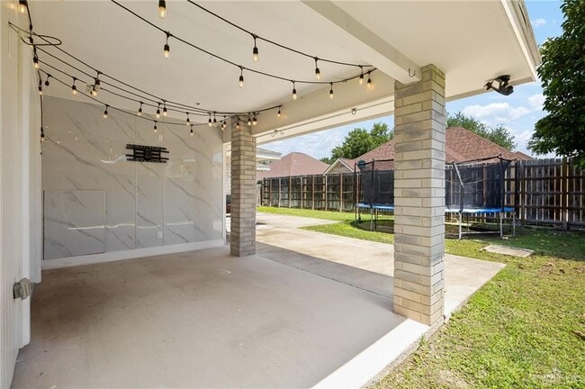 Building Photo - 19 Wisteria Ave