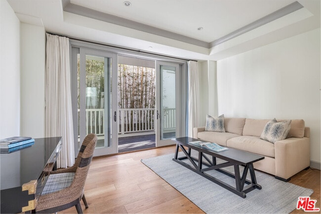 Building Photo - 703 Bayview Dr