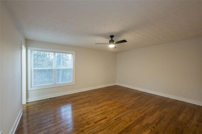 Building Photo - 237 Park Ave