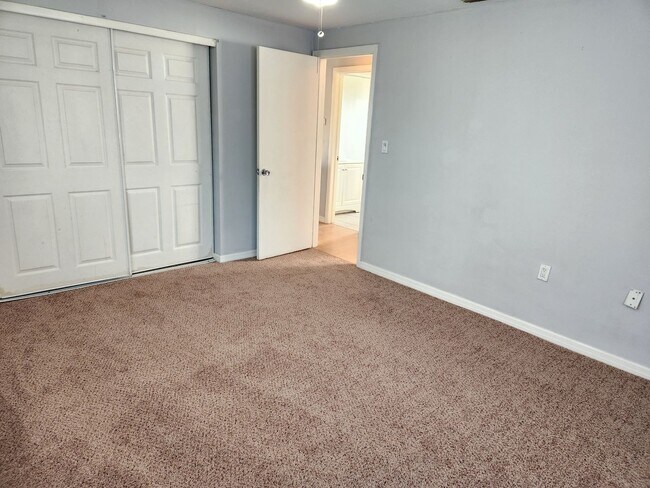 Building Photo - HUD available - Beautiful 3/1 1042 sq ft h...