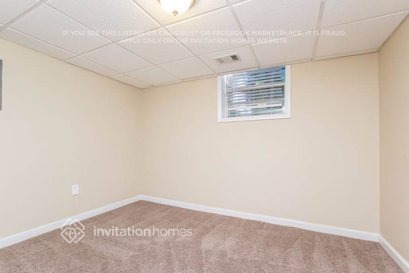 Building Photo - 1398 Yates Ave