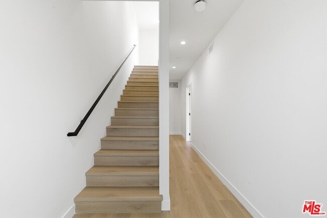 Building Photo - 3845 Don Tomaso Dr