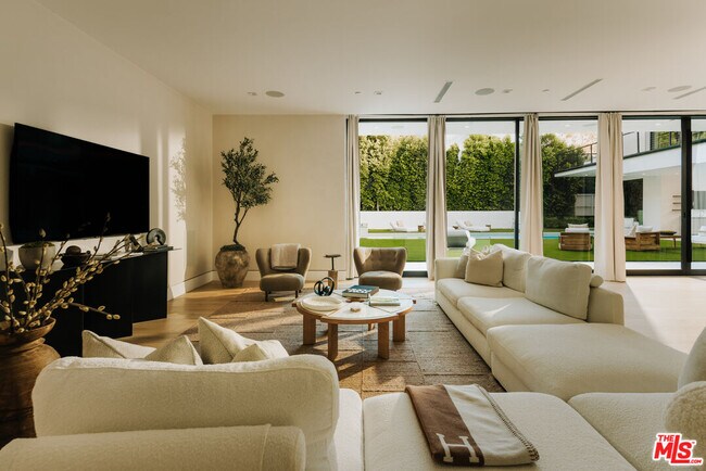 Building Photo - 260 S Canyon View Dr