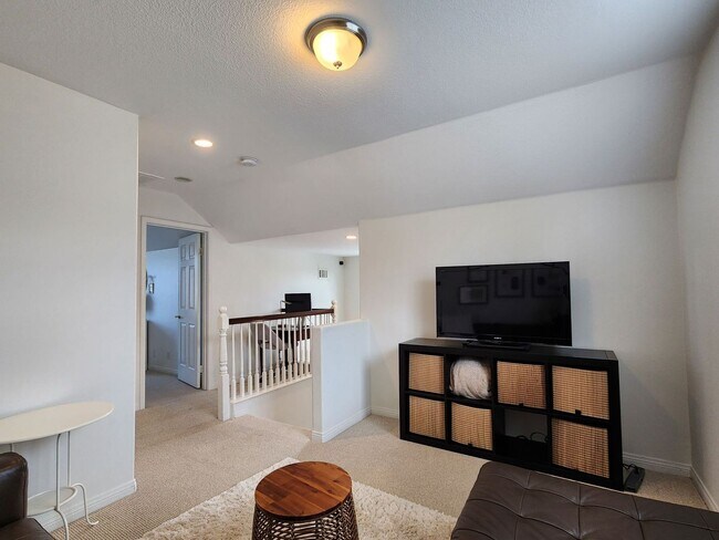 Building Photo - Highly Upgraged Ladera Ranch Home