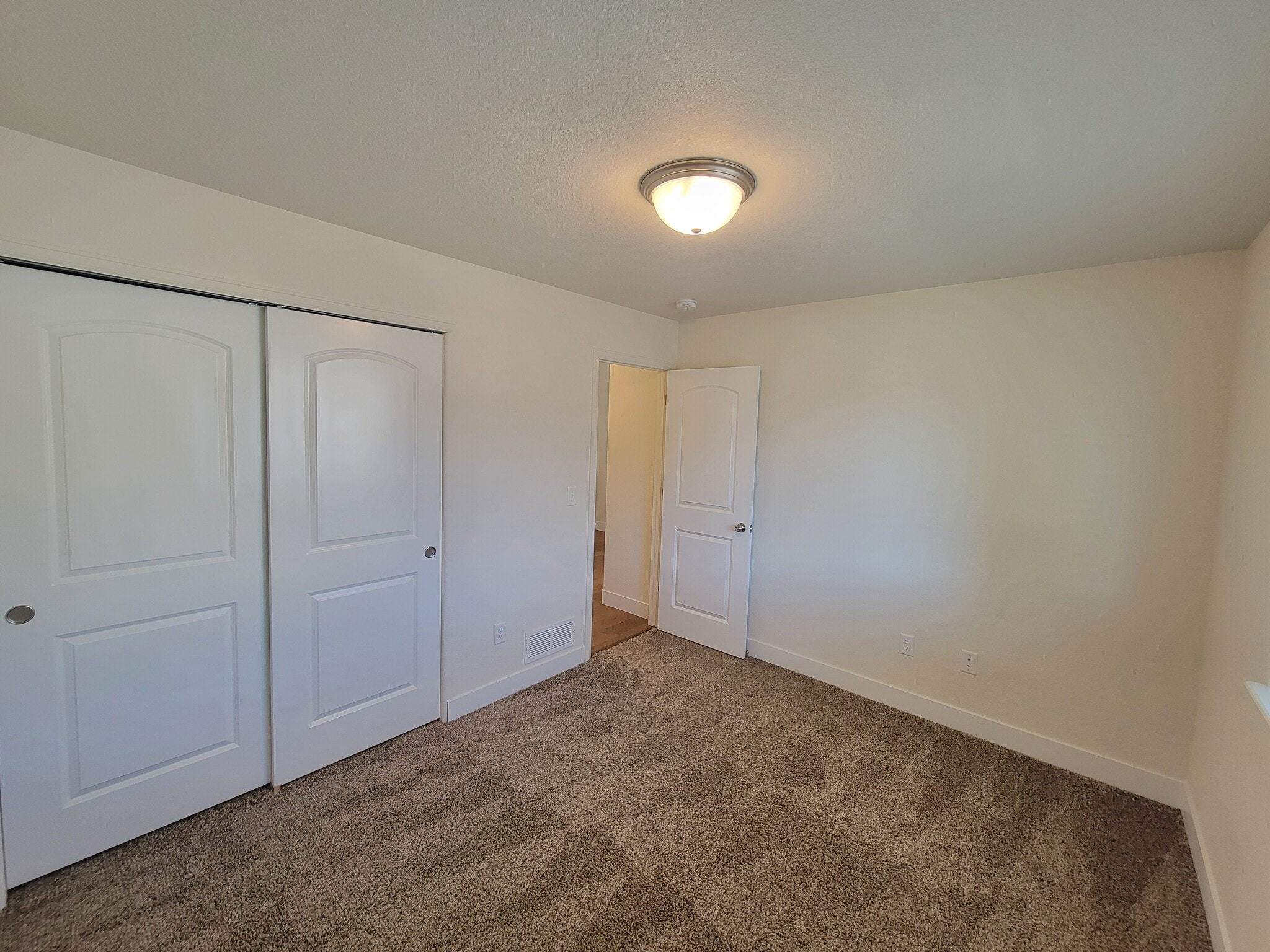 Building Photo - 1566 Driftline Dr