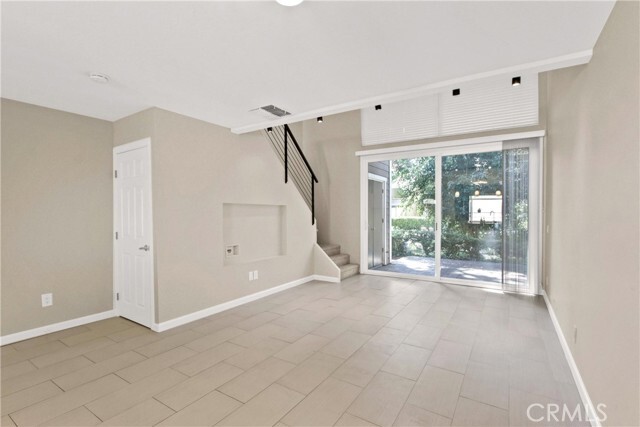 Building Photo - 75 Lakepines