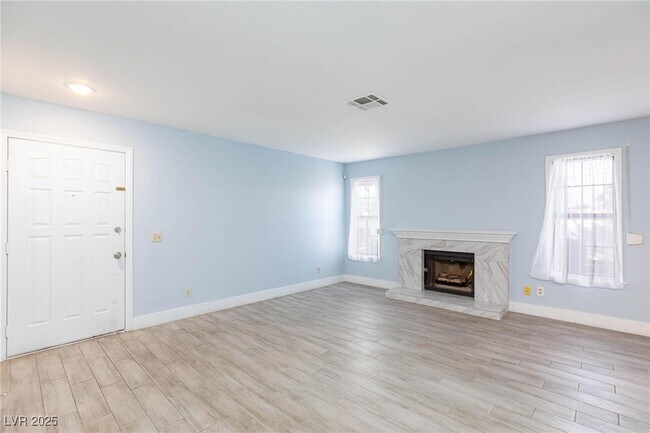 Building Photo - 6623 W Tropicana Ave