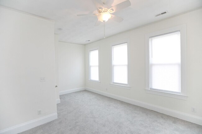 Building Photo - Rare Find! Renovated 3BR/2BA Home in Norfo...