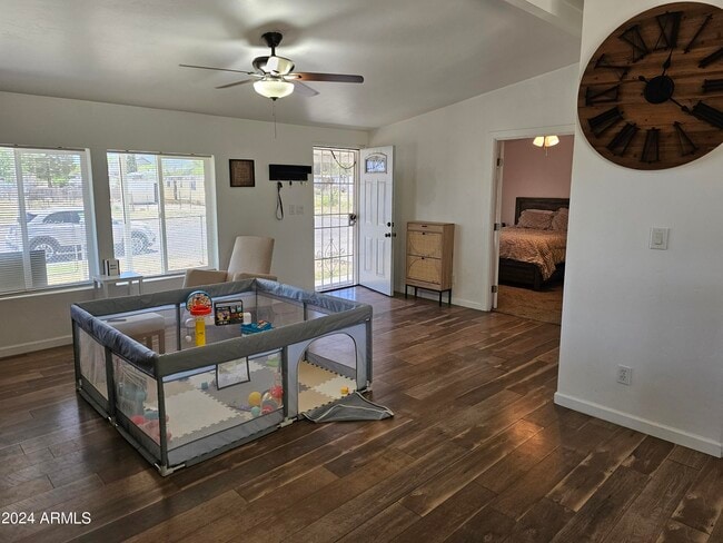 Building Photo - 1042 W Ocotilla St