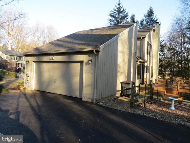 Building Photo - 30 Kings Grant Rd