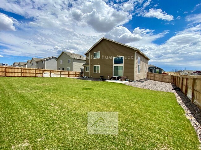 Building Photo - 10812 Yuba Dr