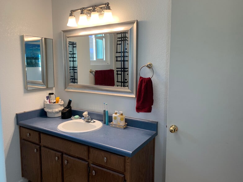 Master Bathroom - 113 Buffalo Dr