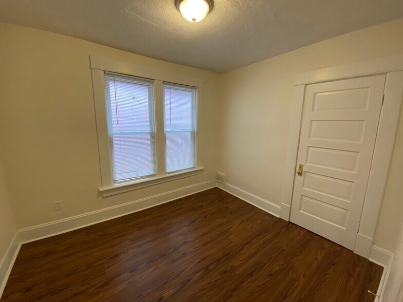 Building Photo - 82 Dana Ave