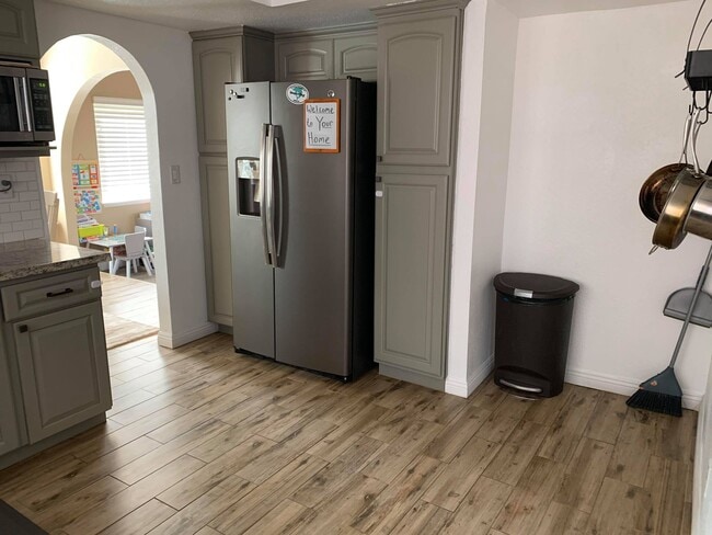 Kitchen - 20305 Klyne St