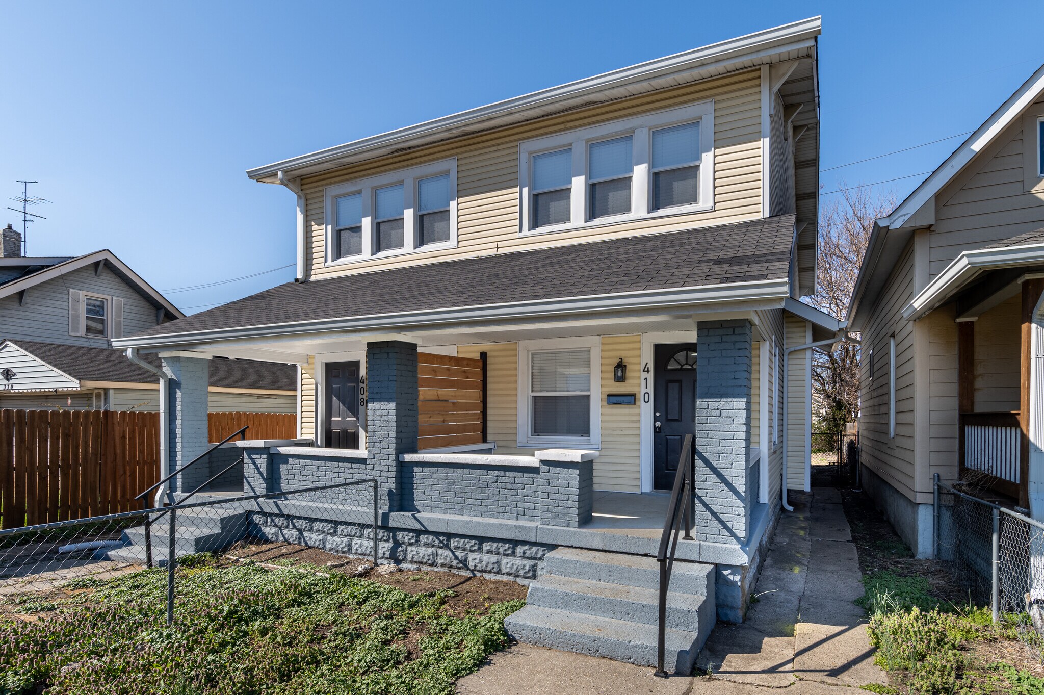 Building Photo - 410 E Beecher St