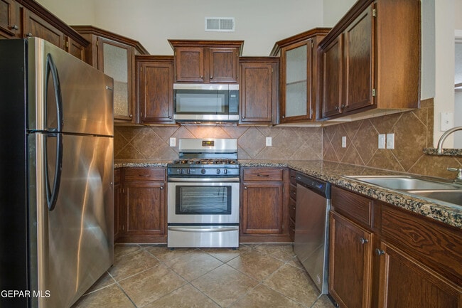 Building Photo - 14299 Desert Point Dr