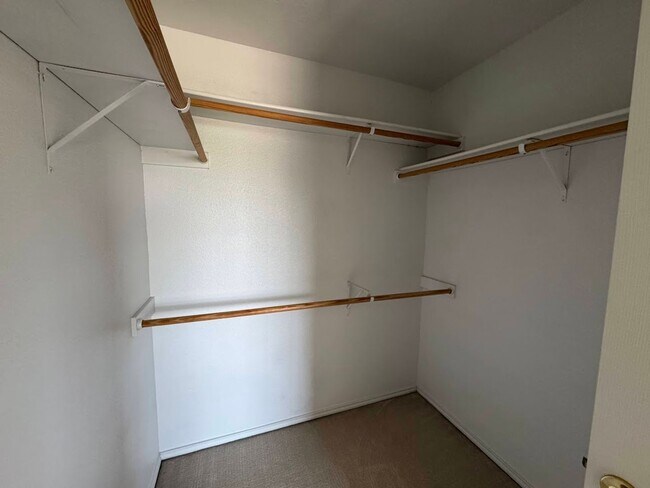 Building Photo - 217 Tepee Dr