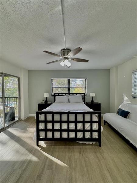 Building Photo - 2208 S Cypress Bend Dr