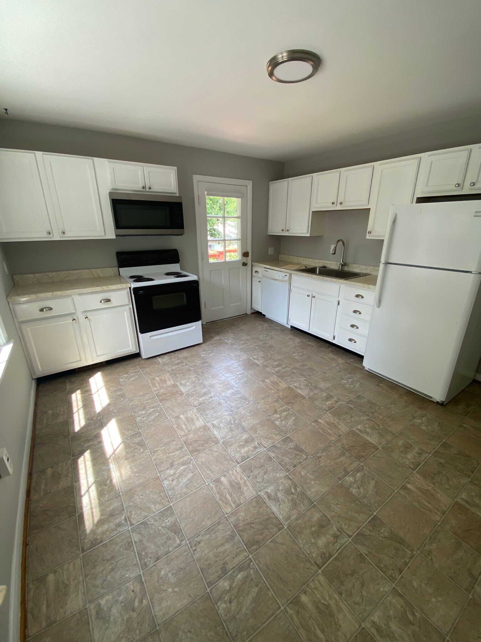Building Photo - 753 Weidman Rd