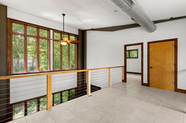 Building Photo - West Asheville Oasis