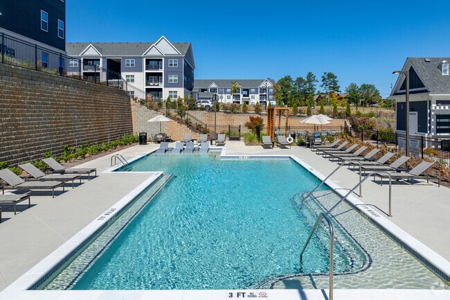 Clubhouse Pool - Emblem Riverside