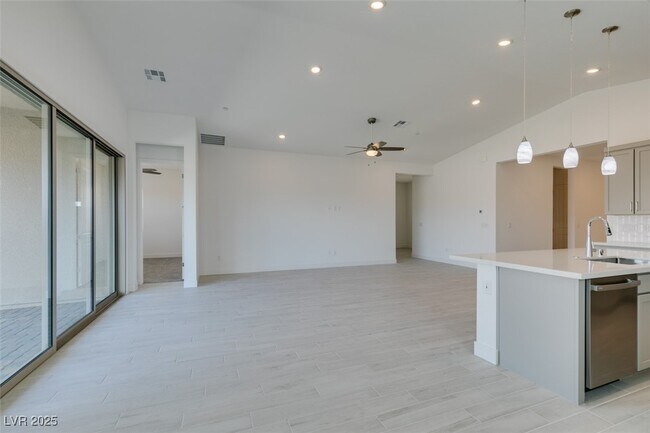 Building Photo - 257 Piazzetta Pl