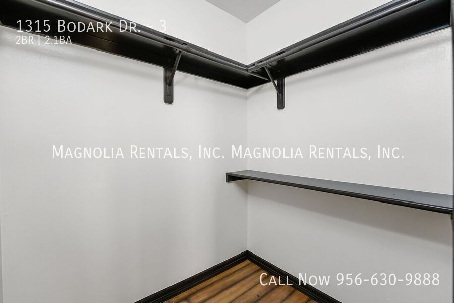 Building Photo - 1315 Bodark Dr