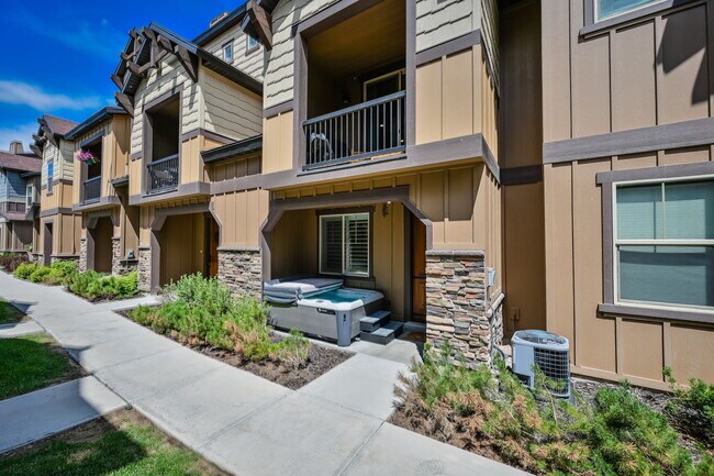 Building Photo - 13621 N Freestyle Ln