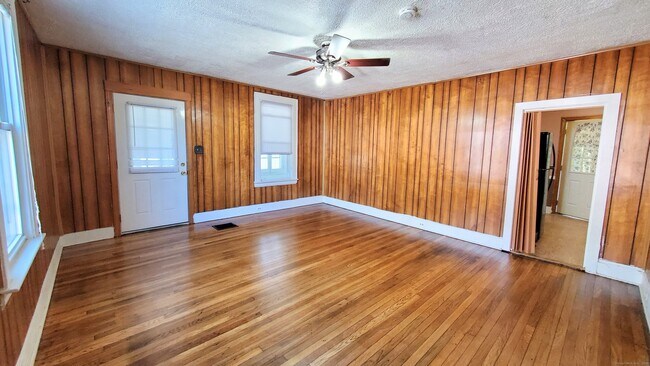 Building Photo - 266 Falls Ave