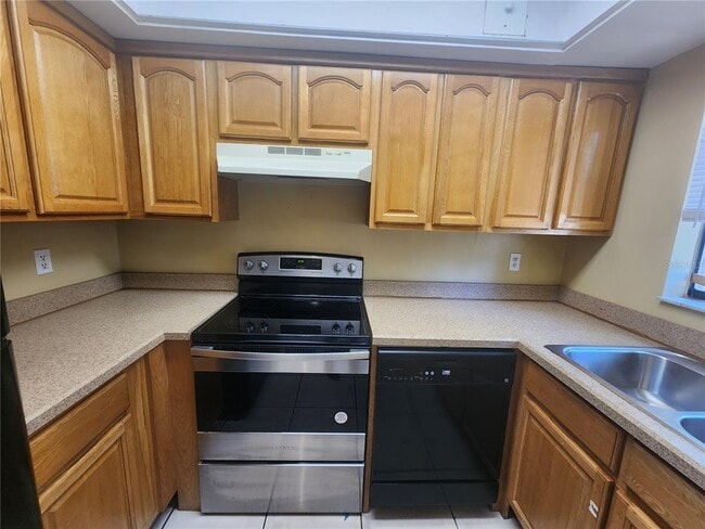 Building Photo - 702 SW 70th Terrace