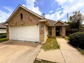Building Photo - 845 Claycourt Cir