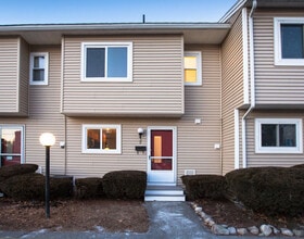 Building Photo - POOL IS OPEN !  Gorgeous 2 Bdrm Condo $2500, Central AIR !! No Smoking- small Dogs OK- WD Hookup