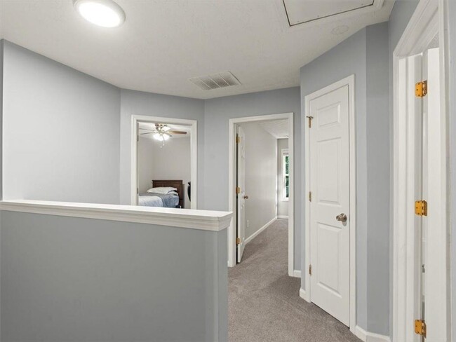 Building Photo - 4643 Grand Central Pkwy